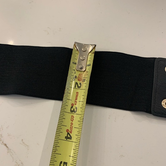 Black Faux Leather Gold Link Knotted Stretchy Belt With Snap Closure Size Medium - Picture 3 of 7